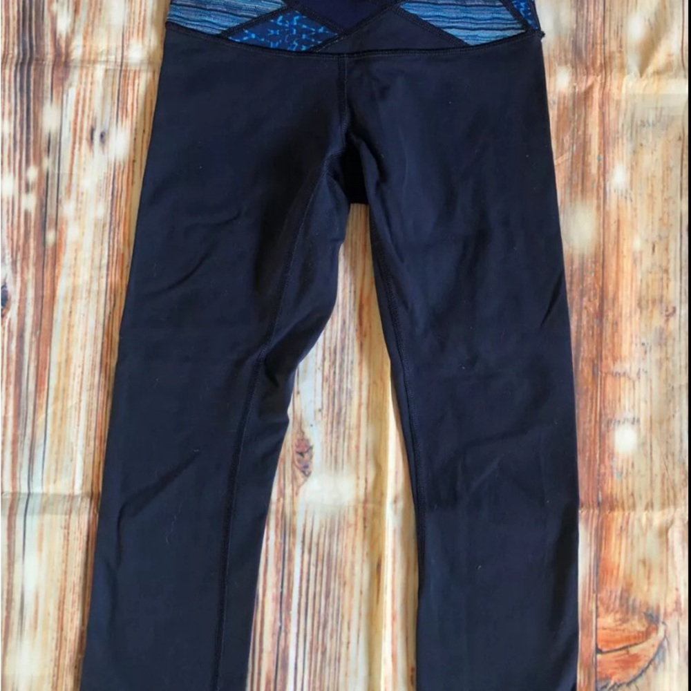 Lululemon Wunder Under Crop SZ 6 Blue - Picture 2 of 2